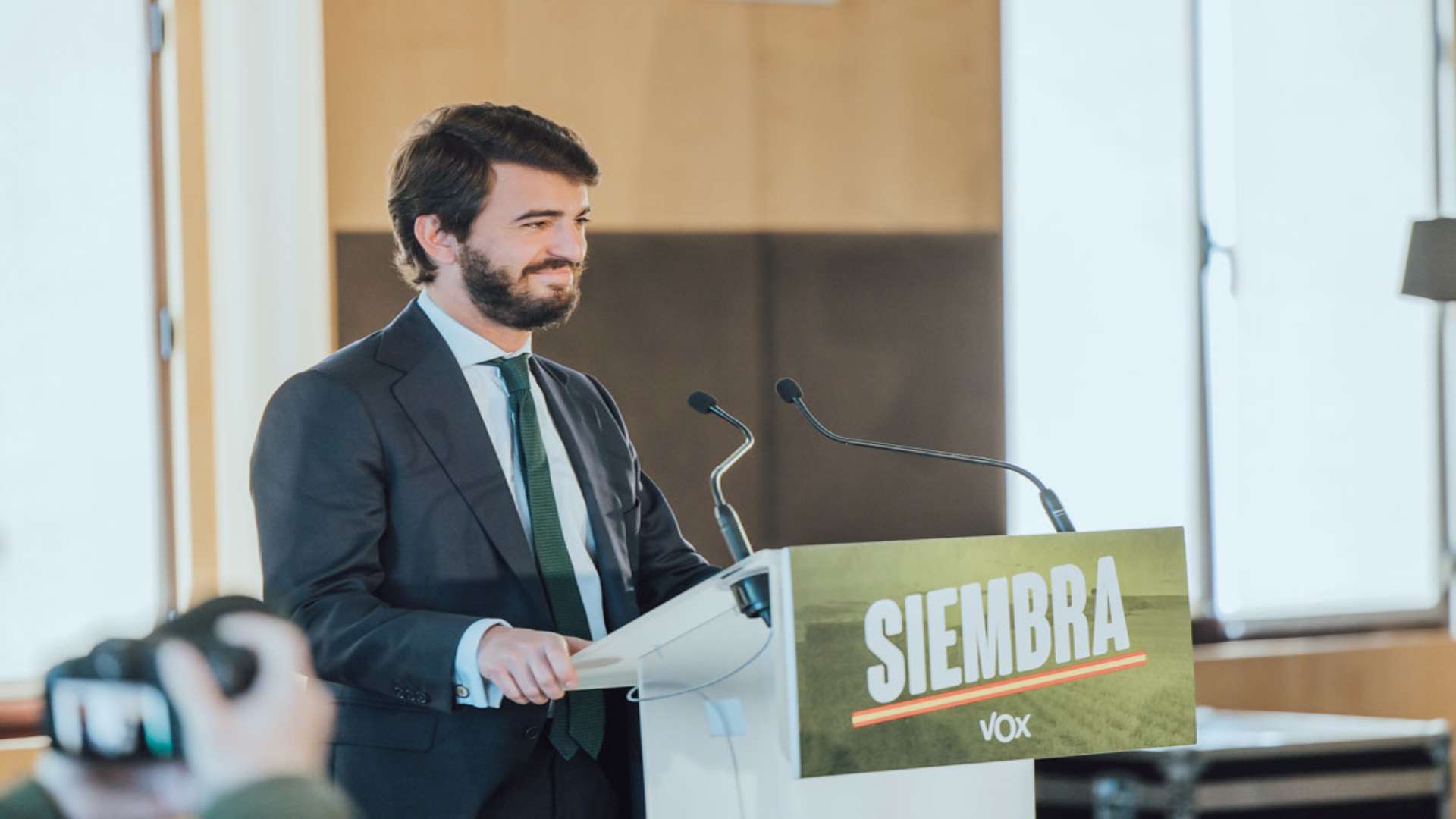 Juan García-Gallardo (VOX) pide que se autorice la caza controlada del lobo en España