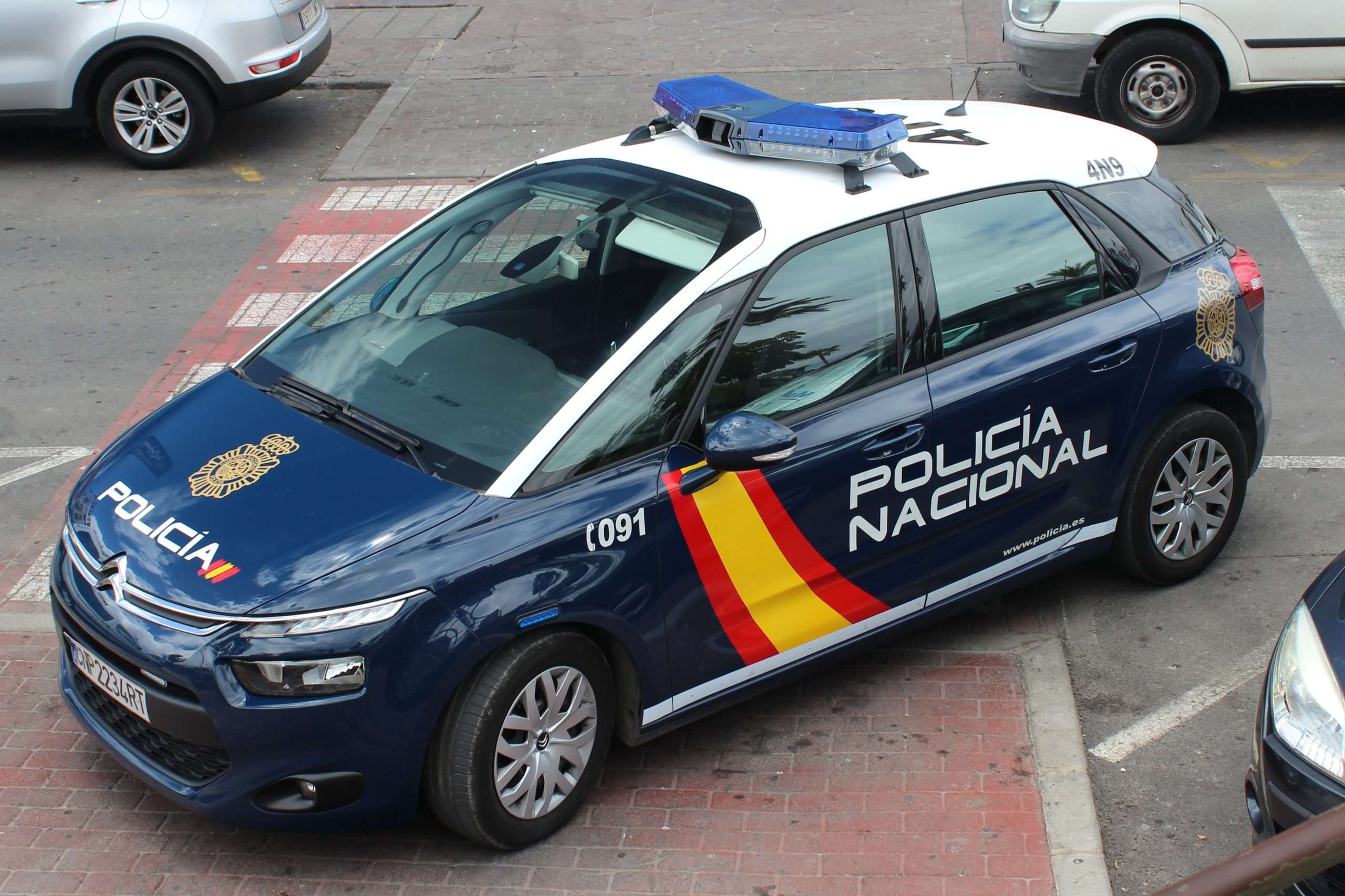 Policia_Nacional_Citroën_C4_(27322727945) Policia_Nacional_Citroën_C4_(27322727945)