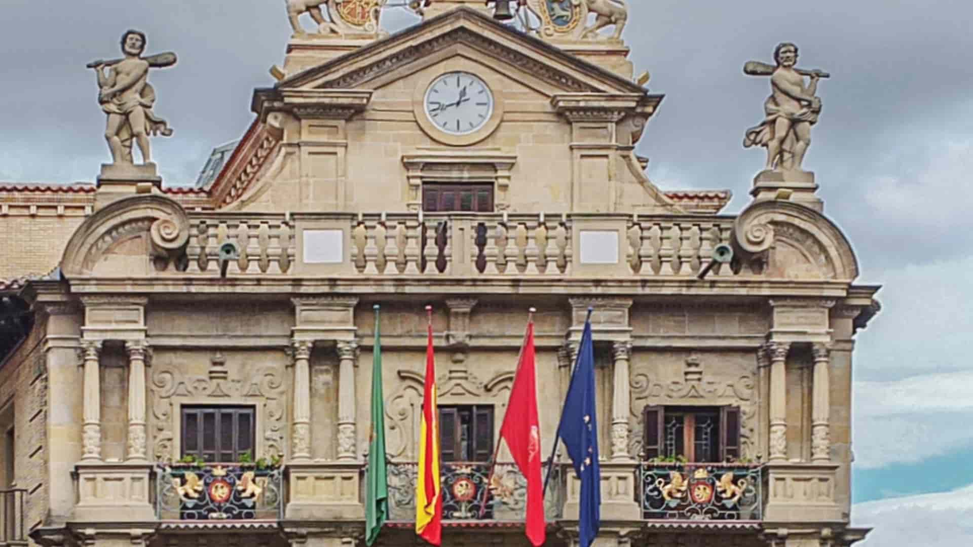 Joseba Asiron, nuevo alcalde de Pamplona tras votarse la moción de censura pactada entre socialistas y proetarras