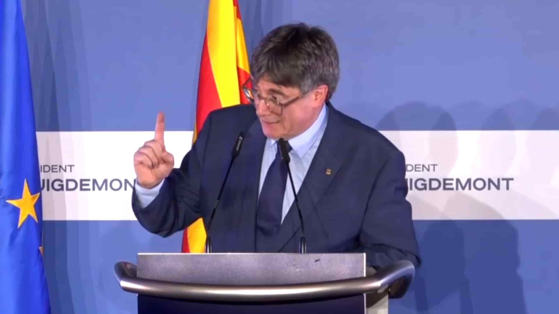 Puigdemont en la comparecencia donde anuncia su candidatura