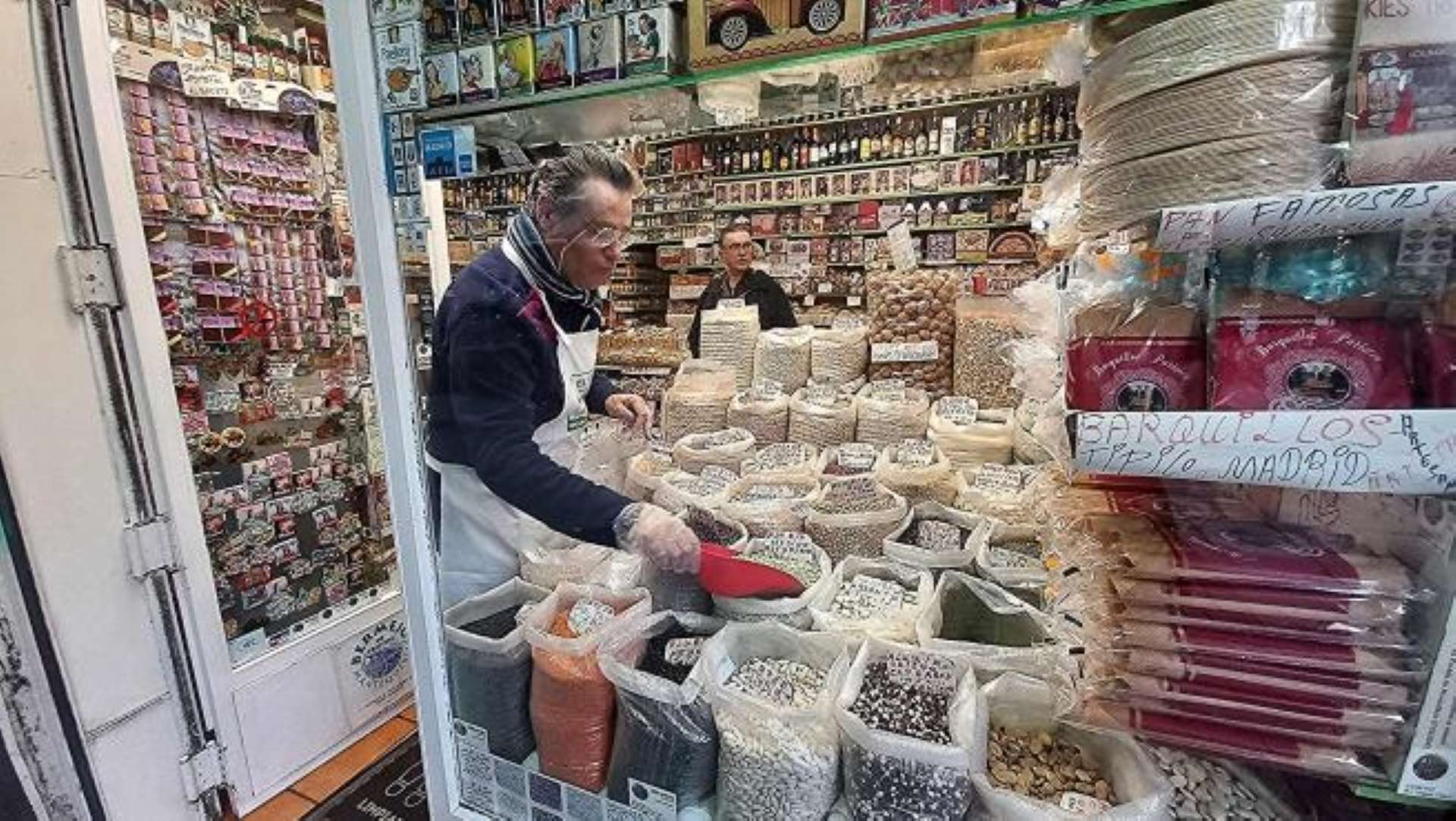 El pequeño comercio tradicional vive sus horas más bajas en España