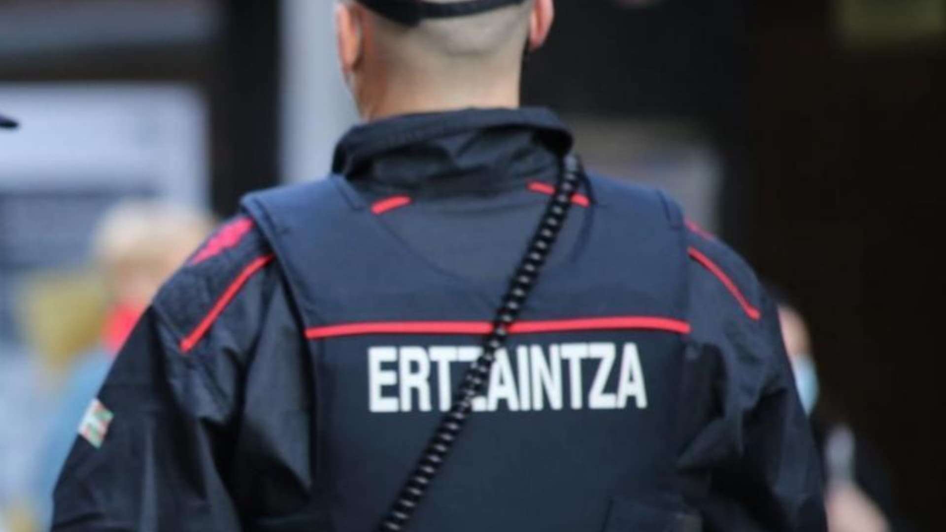 Una quinceañera apuñala a otra en Bilbao peleándose por un chico