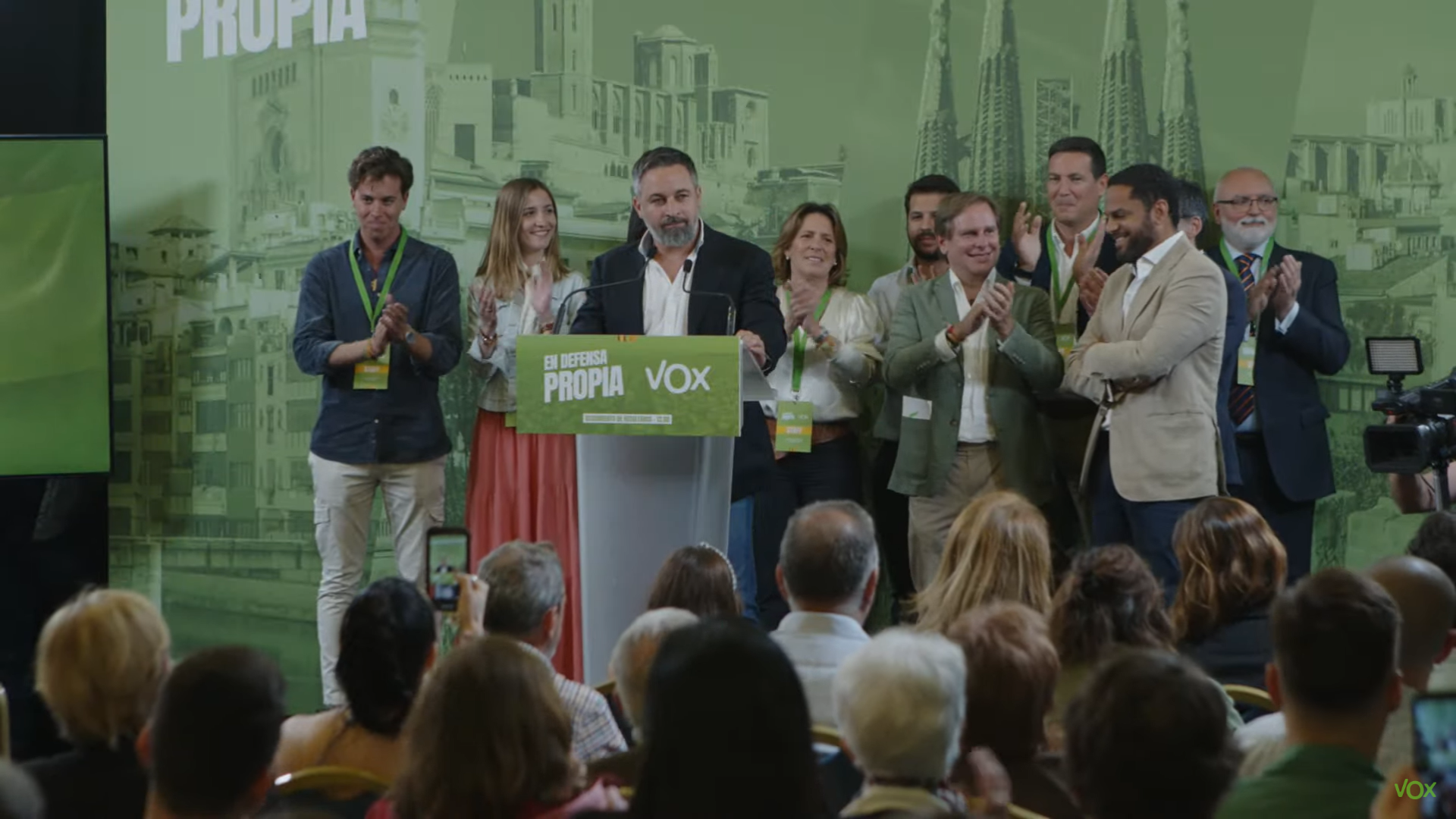 VOX se consolida en Cataluña manteniendo sus 11 escaños y creciendo 30.000 votos en las elecciones