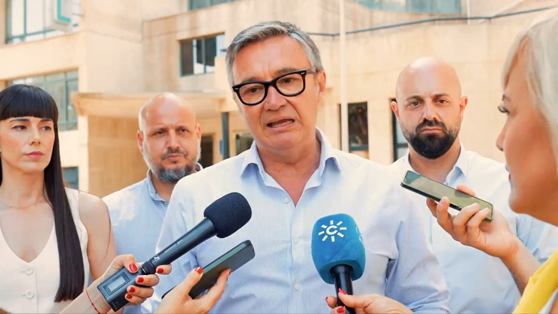 VOX estalla ante la decisión del TC de eliminar las condenas de Chaves y Griñán