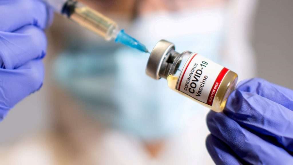 Primer caso documentado en España de miocarditis aguda tras la tercera dosis de la vacuna de Pfizer