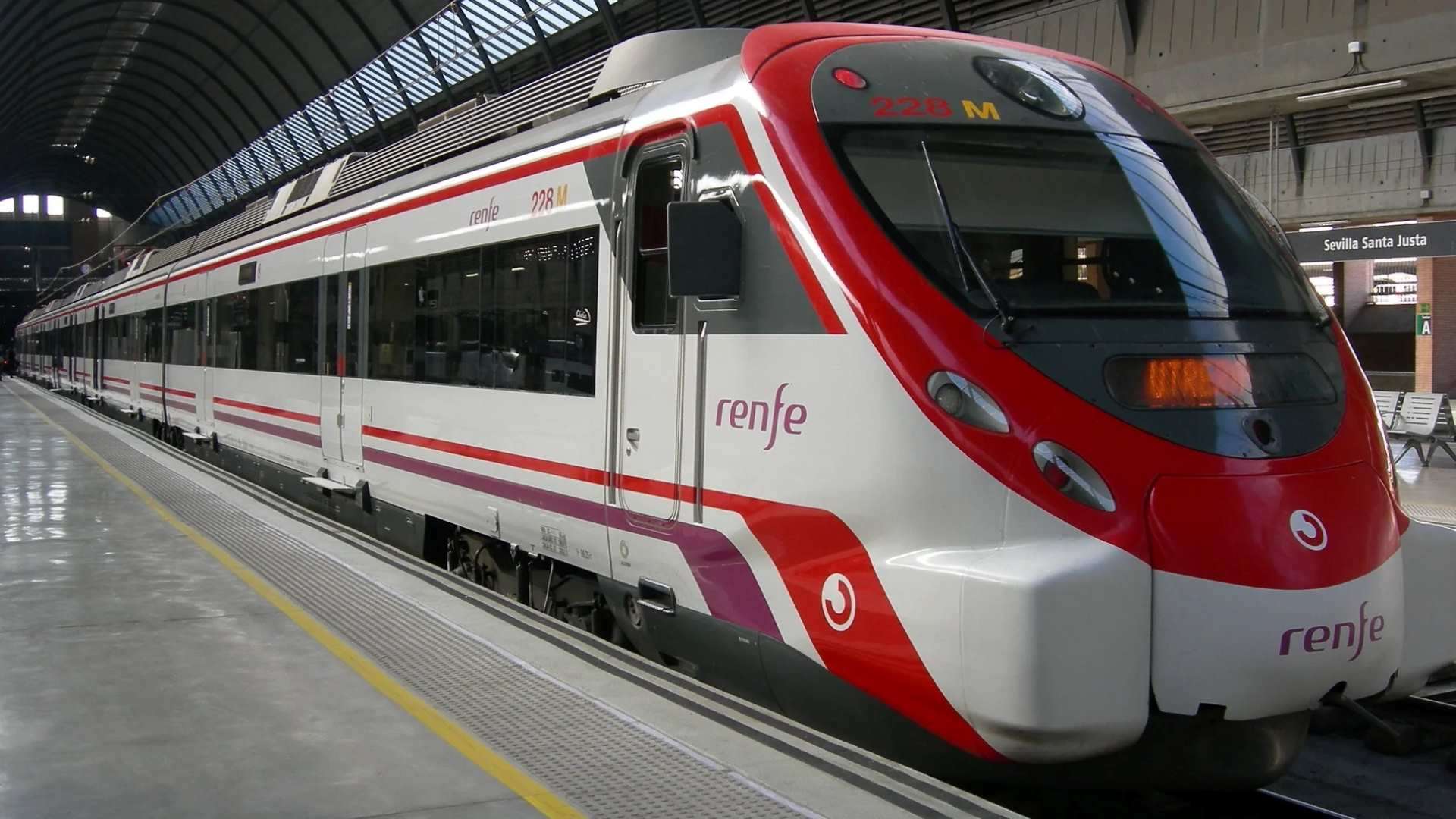 Renfe reducirá drásticamente sus compromisos de puntualidad tras los habituales retrasos