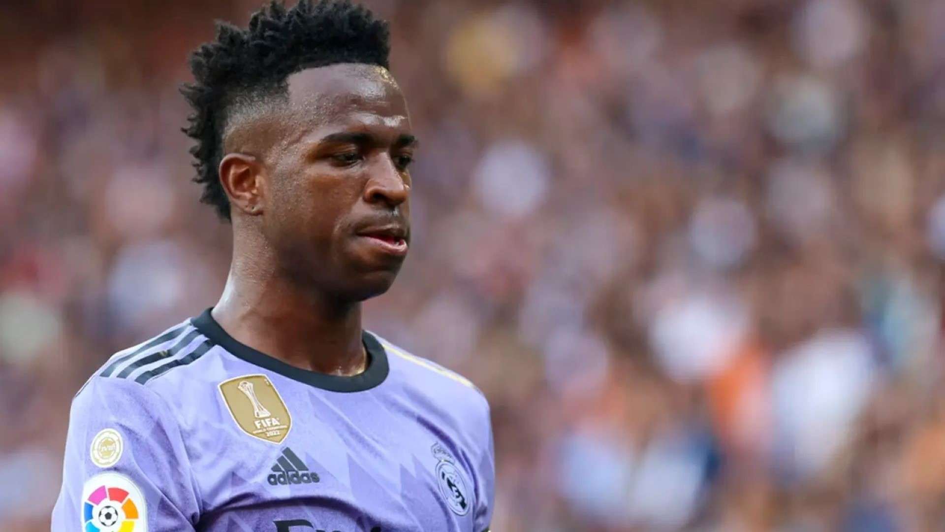 La actitud arrogante de Vinicus le deja sin Balón de Oro y Chupa Chups se lo recuerda