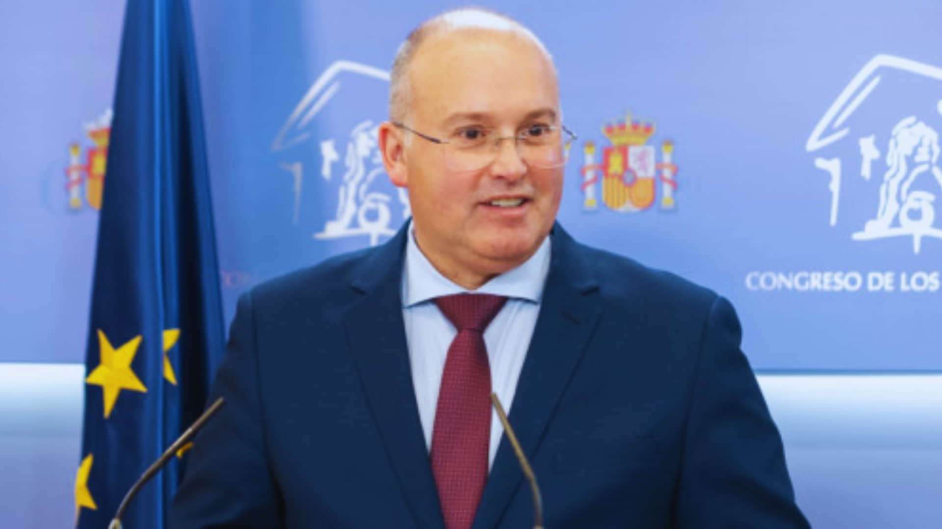 Tellado advierte que Lobato conoció un ‘acto presuntamente delictivo’ del PSOE y no lo denunció