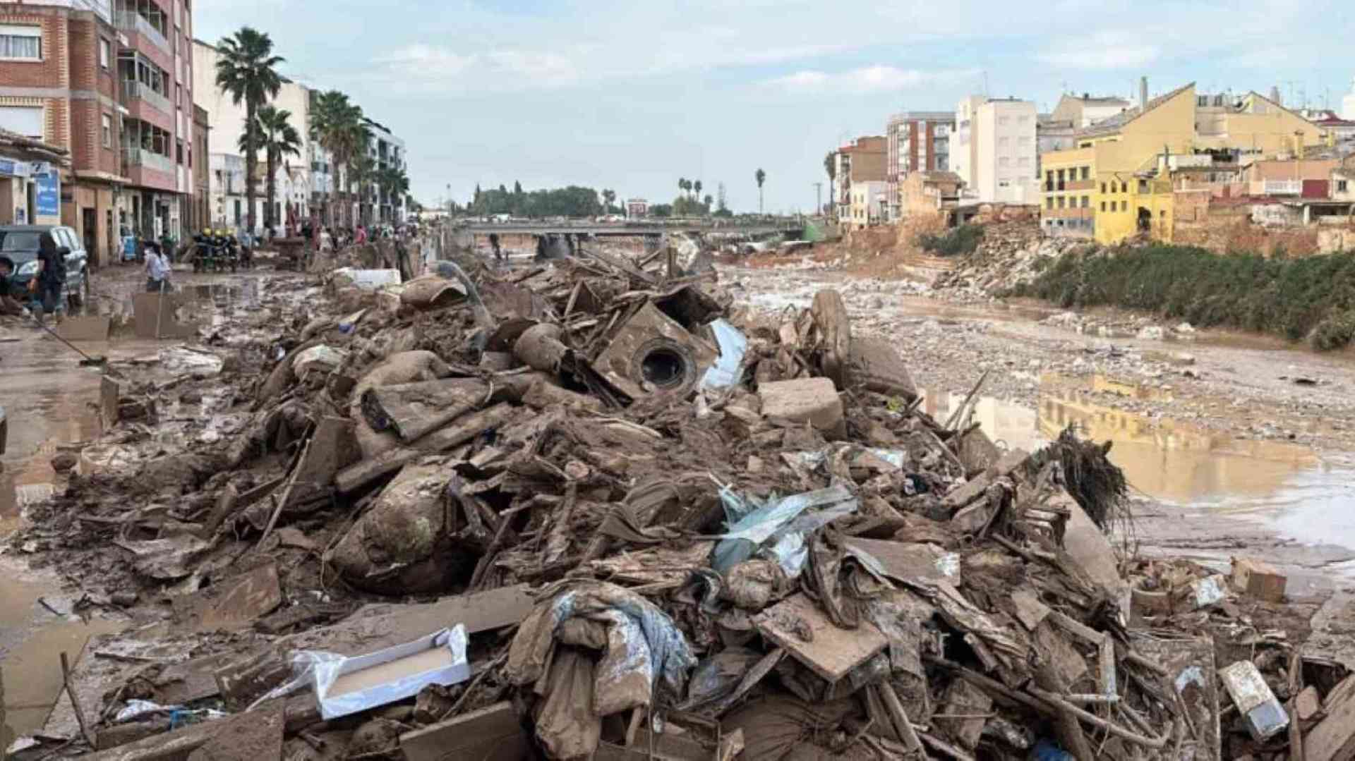 Las ‘ayudas’ de Sánchez excluyen a centenares de agricultores damnificados por la Dana