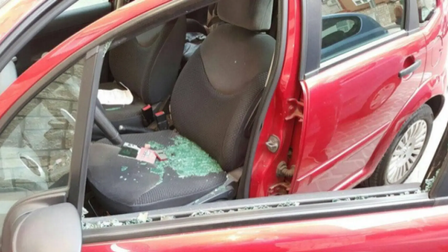 Dos marroquíes detrás de los 29 robos con fuerza de coches en Málaga