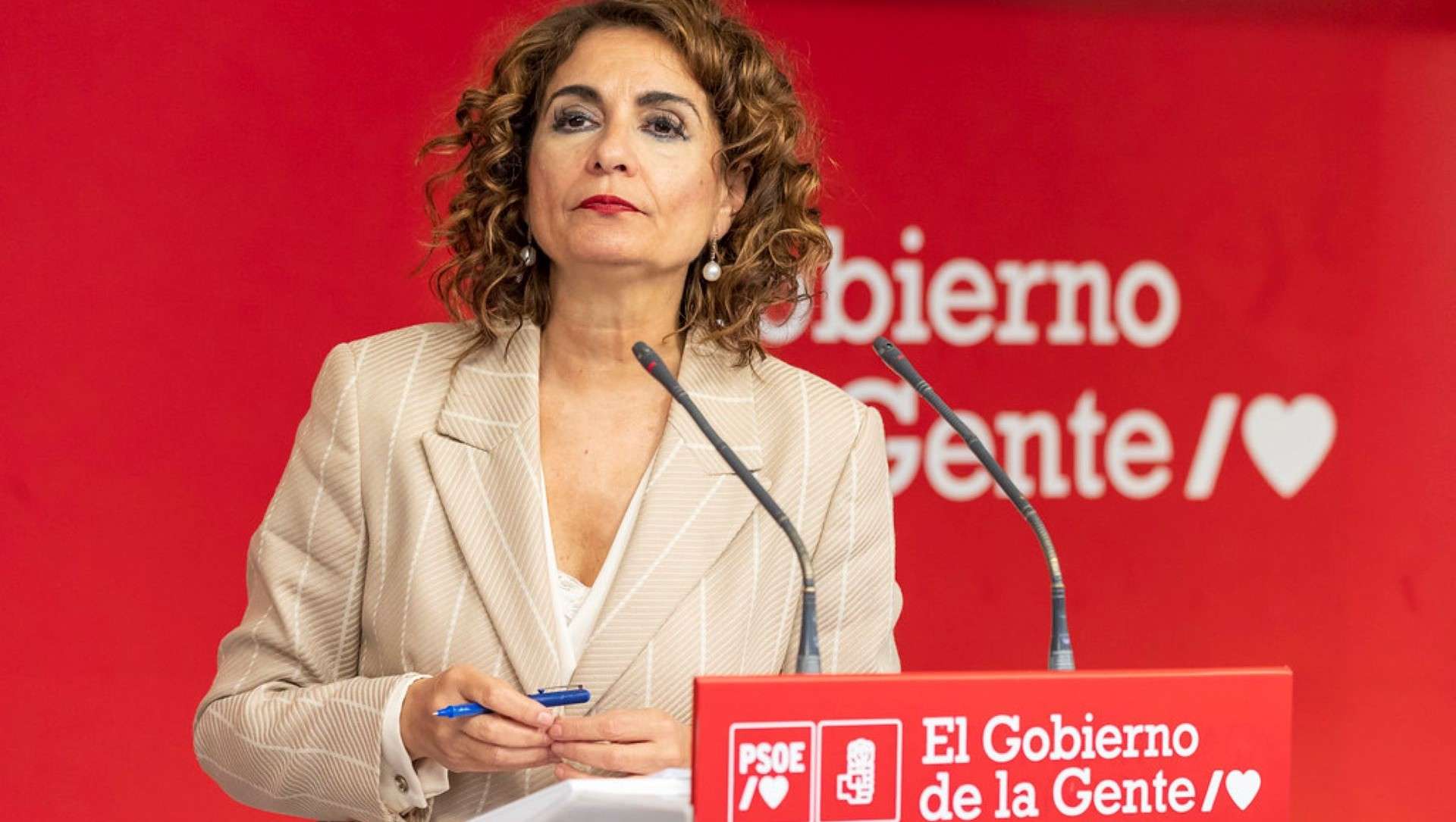 Montero admite que la quita de la deuda regional catalana deberá asumirla el Estado