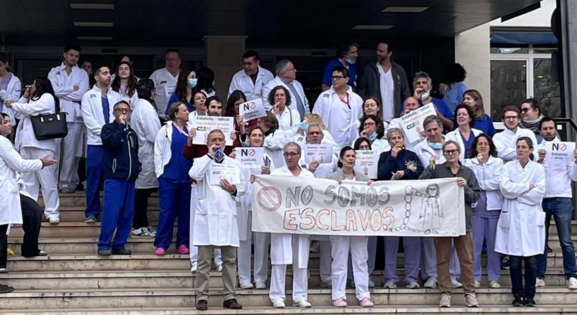 protestas-medicos-monica-garcia Protestas contra Mónica García