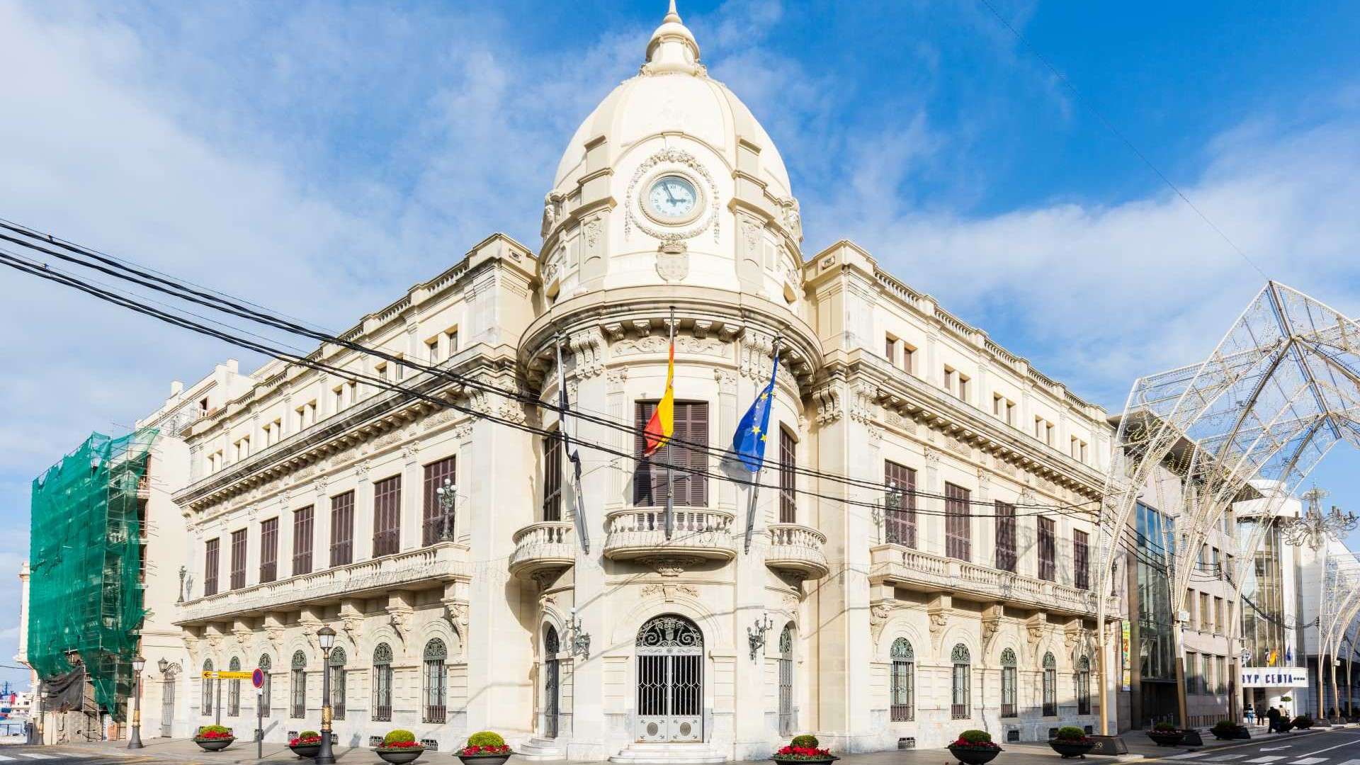 Polémica en Ceuta: aplazan los plenos de marzo por coincidir con el Ramadán