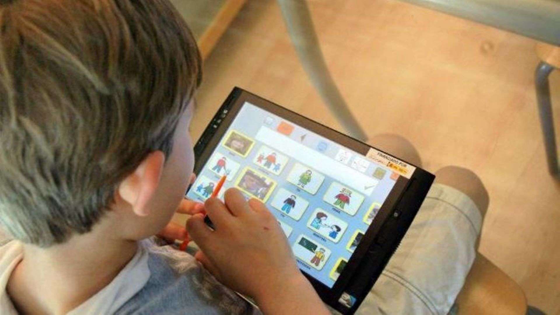 Comunidad de Madrid: primera que elimina el uso individual de dispositivos digitales en colegios