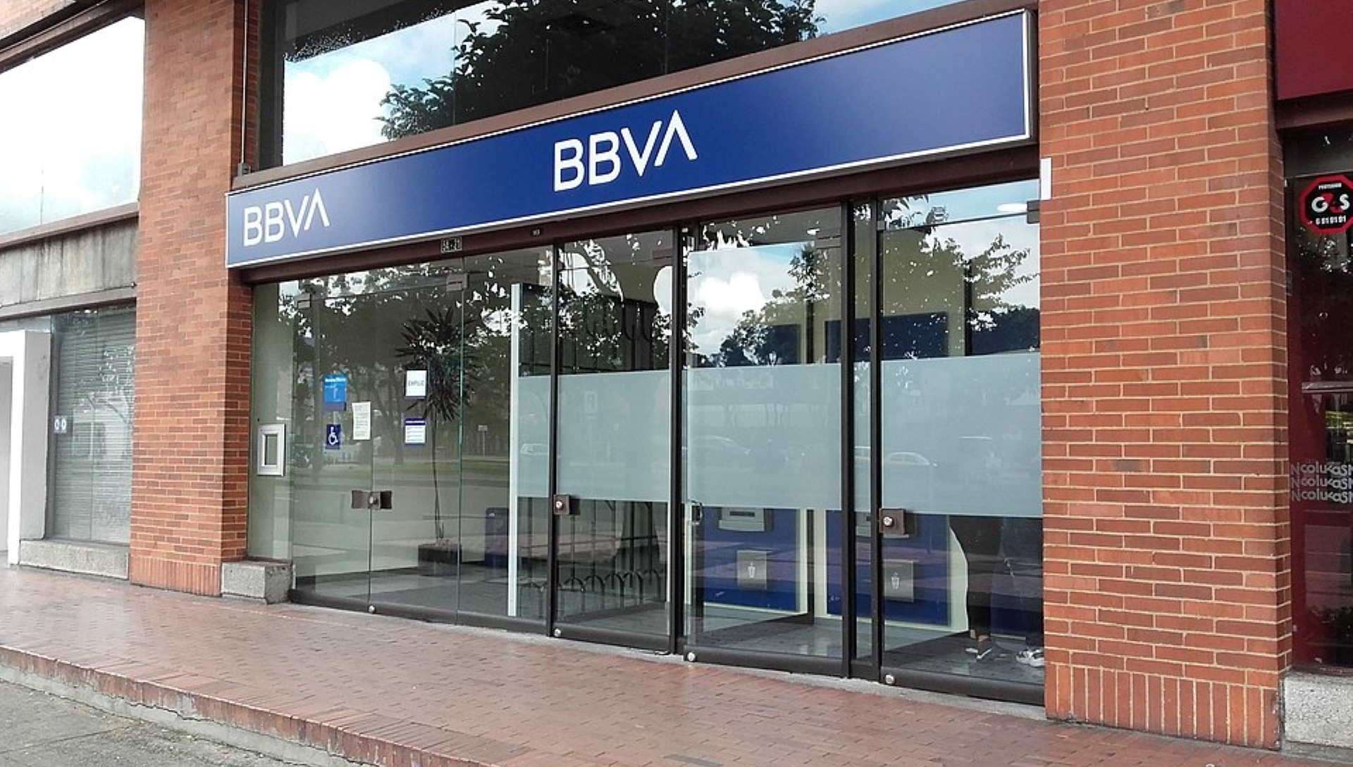 La CNMC ultima su decisión sobre la OPA hostil de BBVA sobre Banco Sabadell