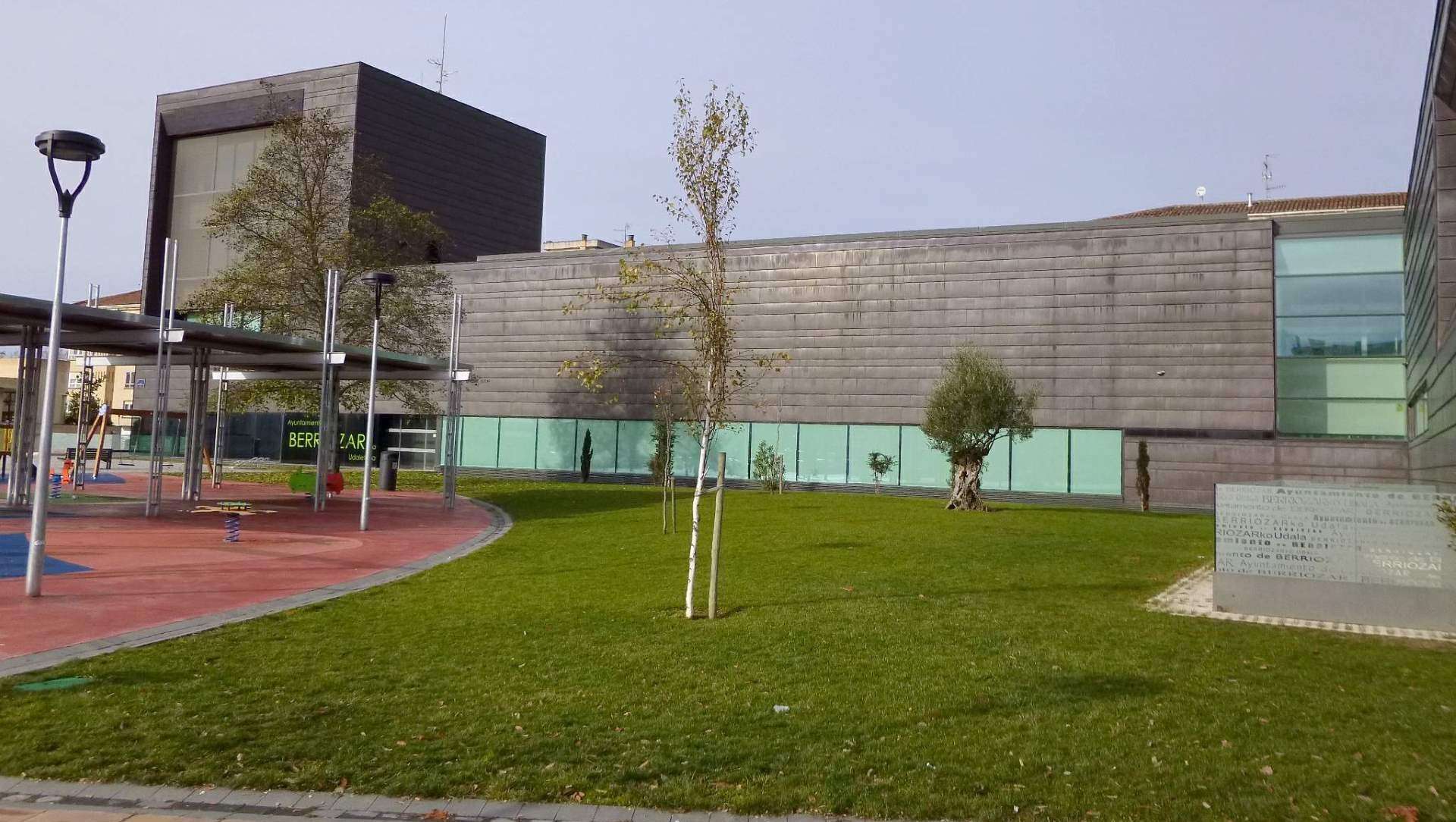 Berriozar_-_Ayuntamiento_ Ayuntamiento Berriozar/Wikimedia