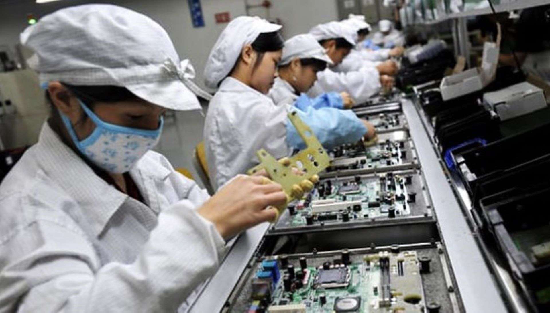 China para sus fábricas y envía a los trabajadores a casa