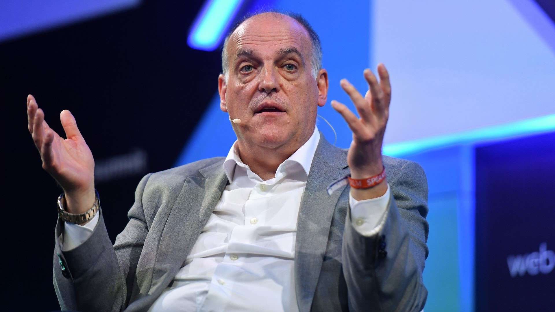 Tebas pide a Flick que se queje ante la UEFA sobre los horarios