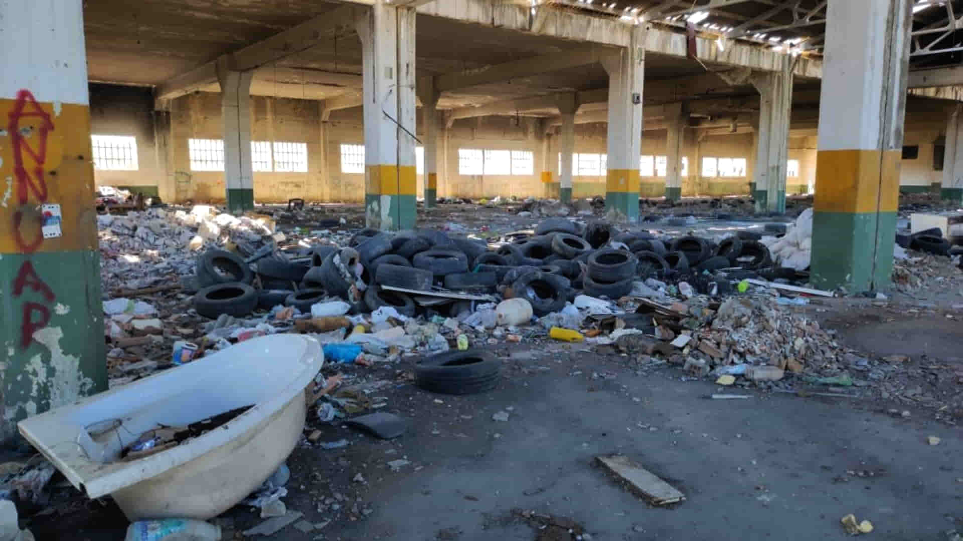 Nave de Metalsa en Algeciras Nave abandonada de Metalsa en Algeciras