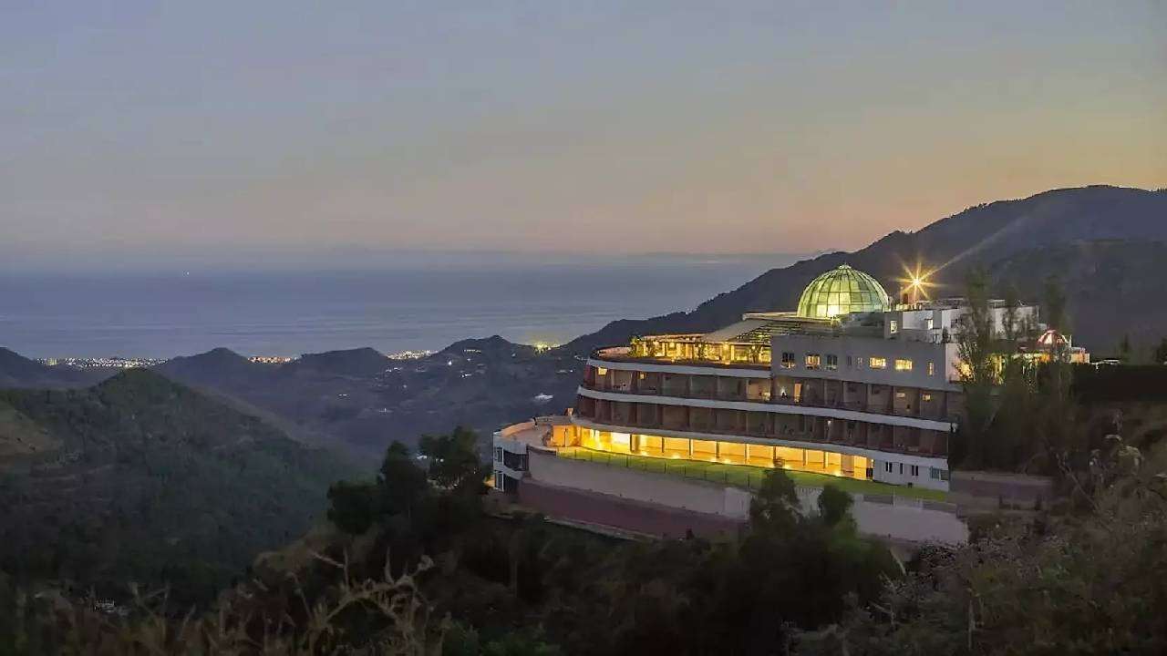 VOX apoyará en Ojén, Málaga, a los vecinos que rechazan el alojamiento de ilegales en un hotel del municipio