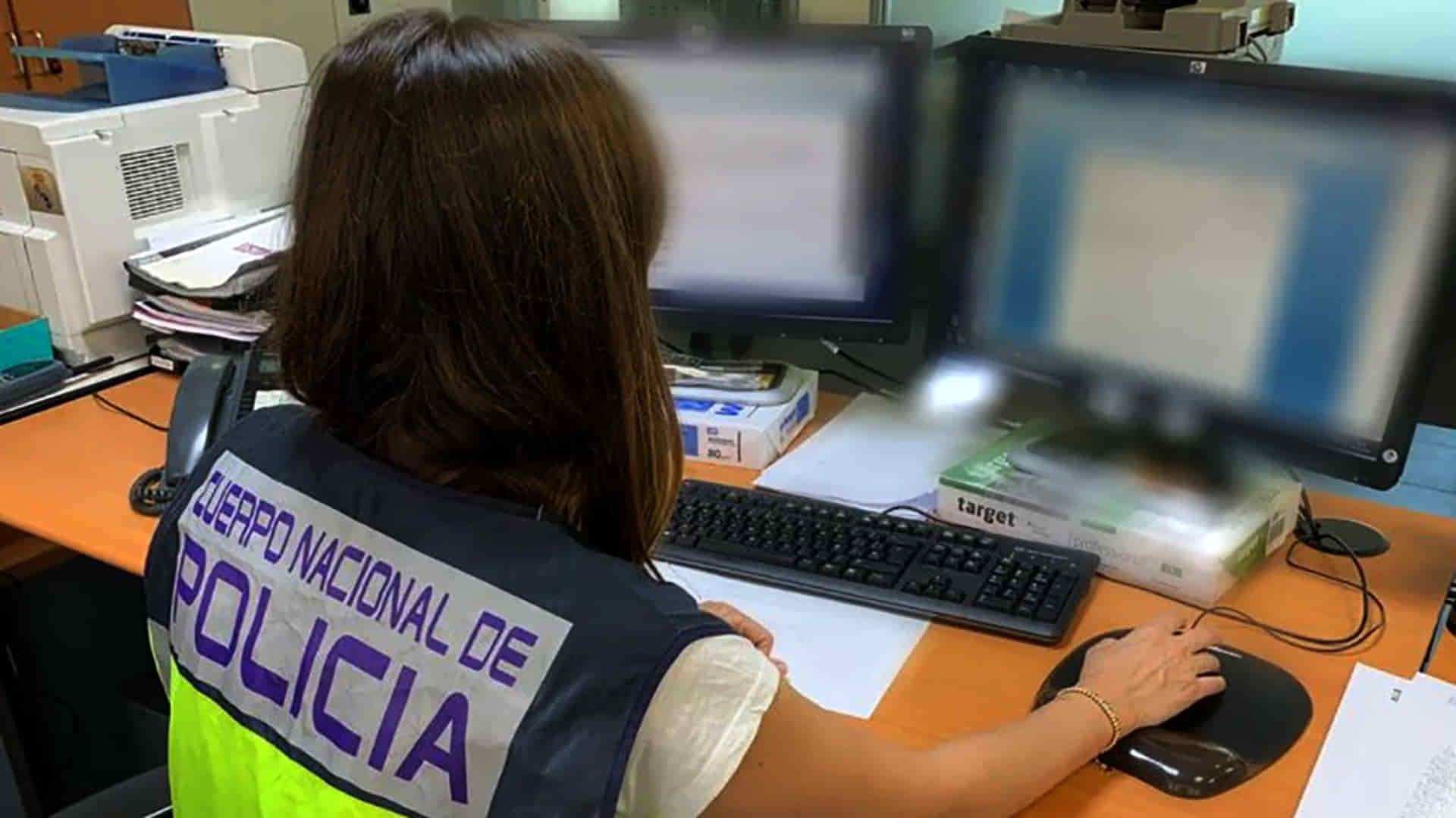 Agente de delitos tecnológicos Agente de delitos tecnológicos