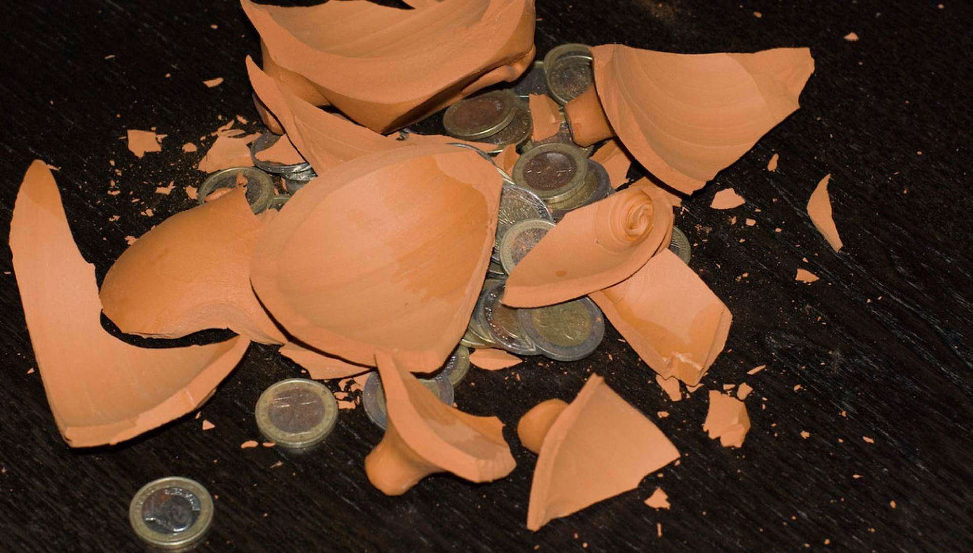 Los ahorradores huyen de los planes de pensiones por culpa del Gobierno