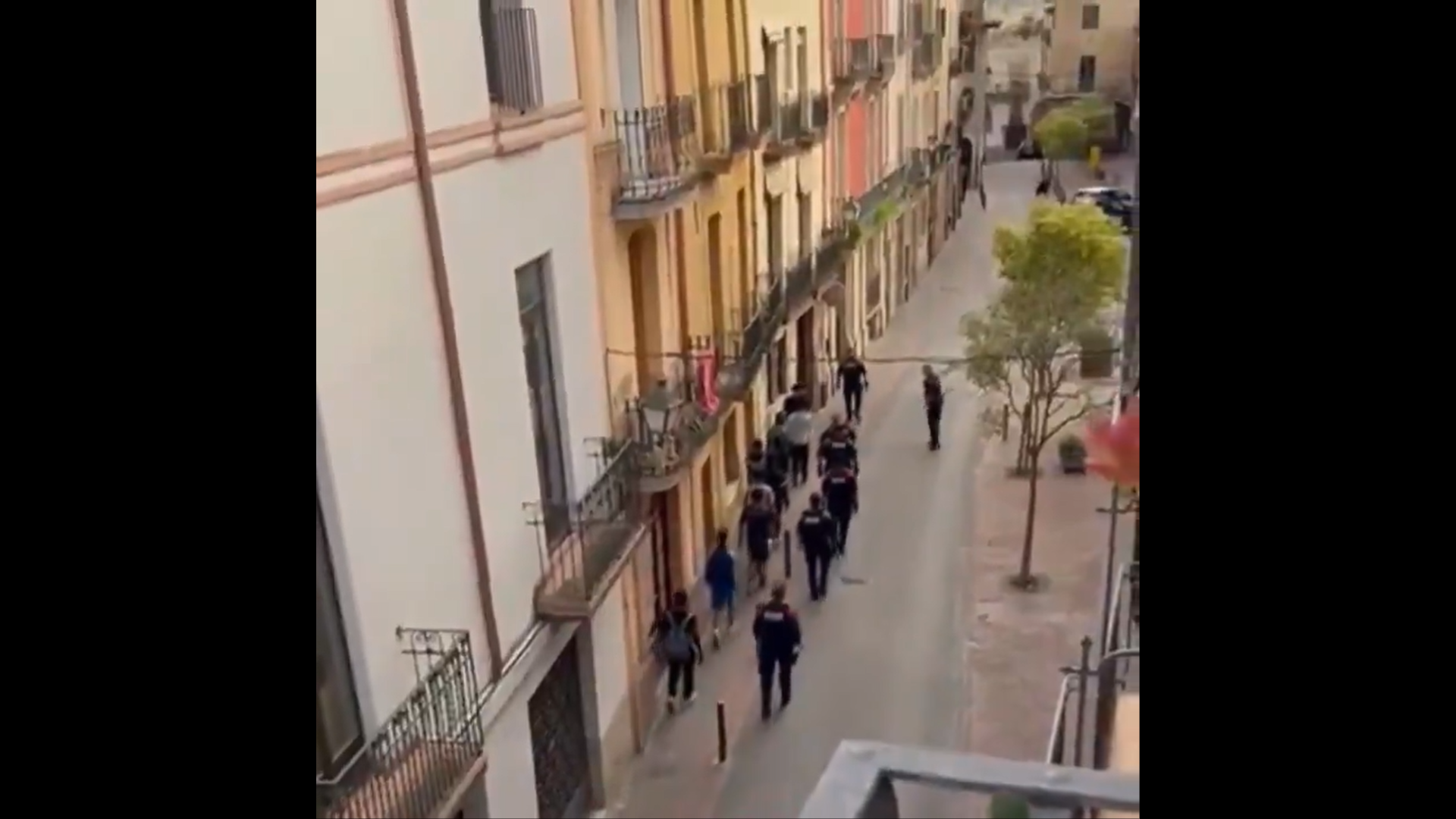 Una docena de MENAS magrebíes del centro de Piera, Barcelona, siembran el caos con palos y armas blancas