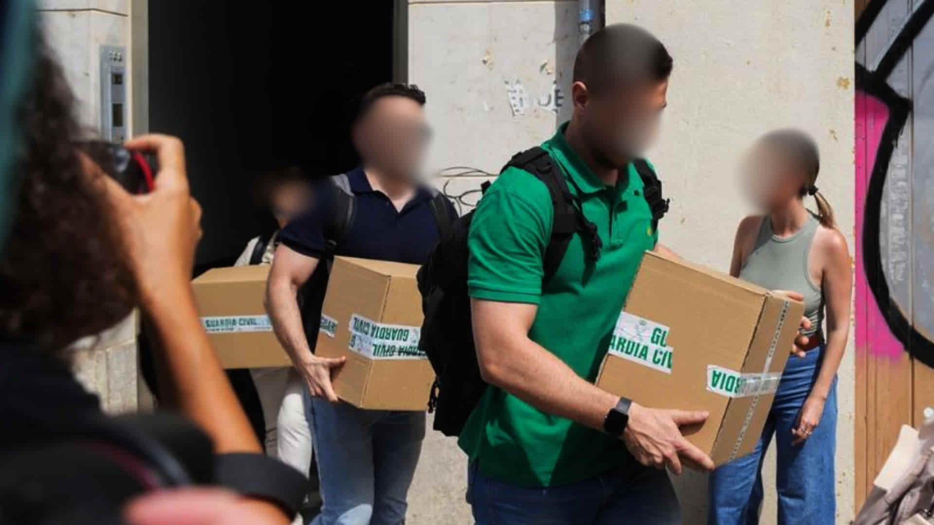 El dispositivo que intentó ocultar Ábalos tiene mensajes con dirigentes del PSOE y con ‘el número 1’ Sánchez