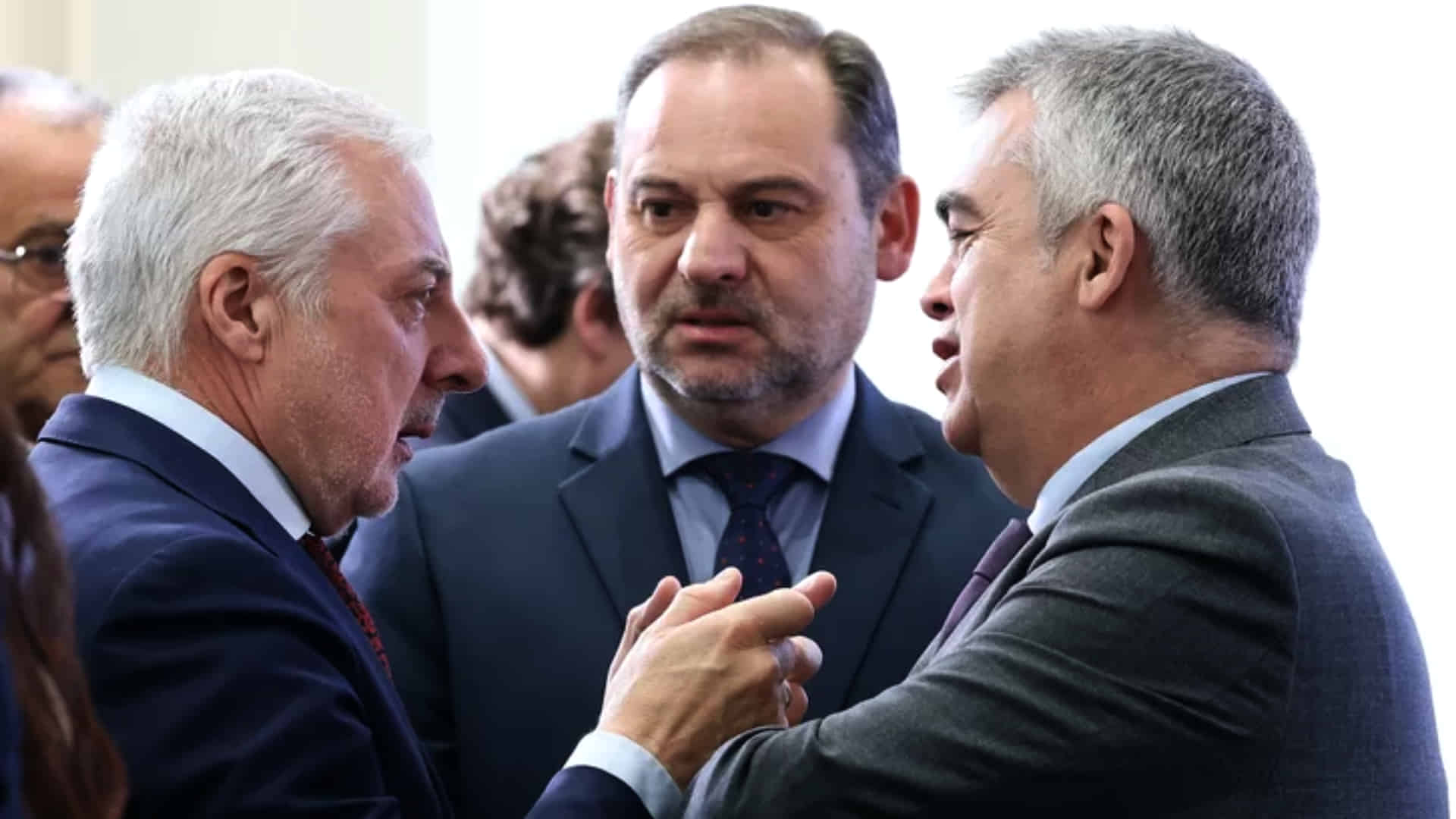 Ábalos señala a su predecesor, Pepe Blanco, como quien le propuso nombrar a Pardo de Vera