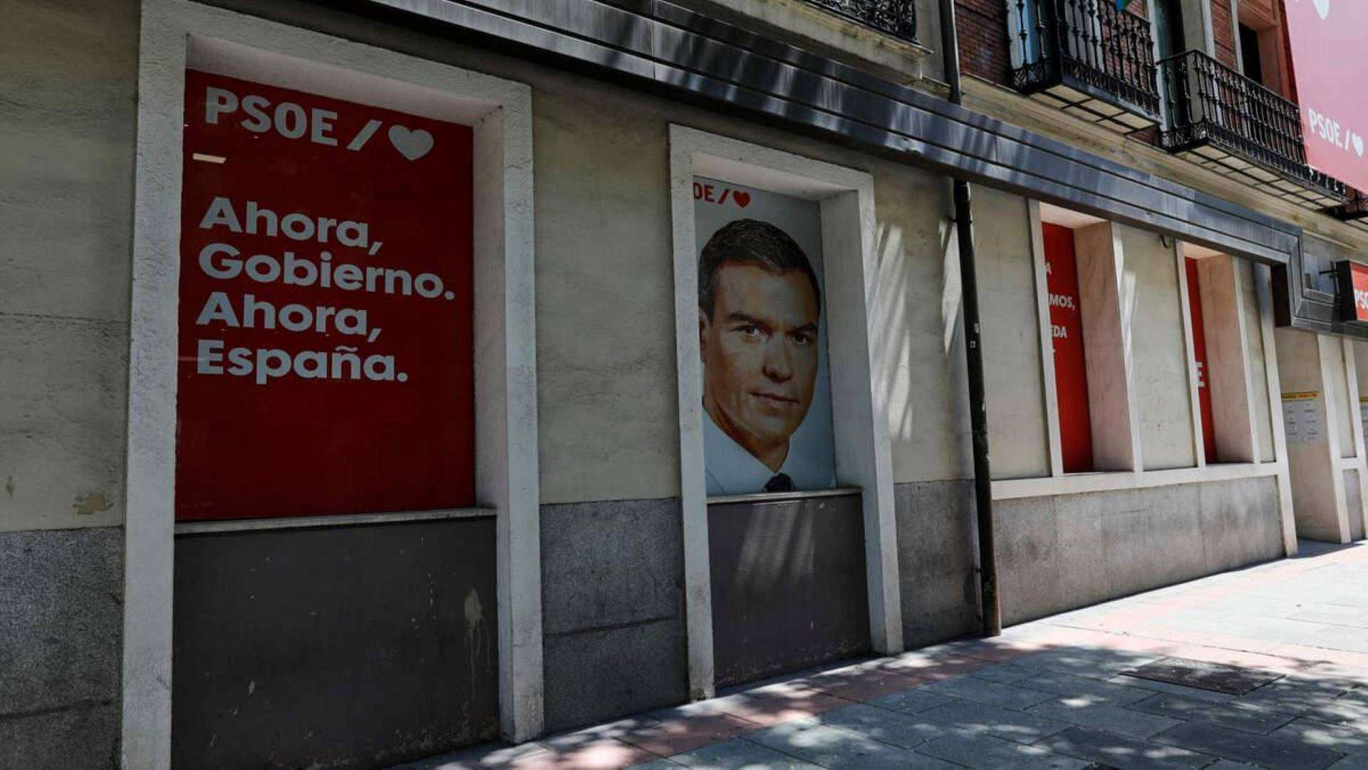 La UCO entra en la sede del PSOE en Ferraz, en Adif y en el Ministerio de Transportes
