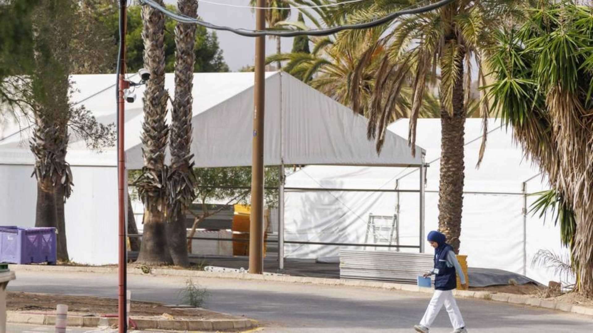 Carpas en el Hospital Naval/La Opinión