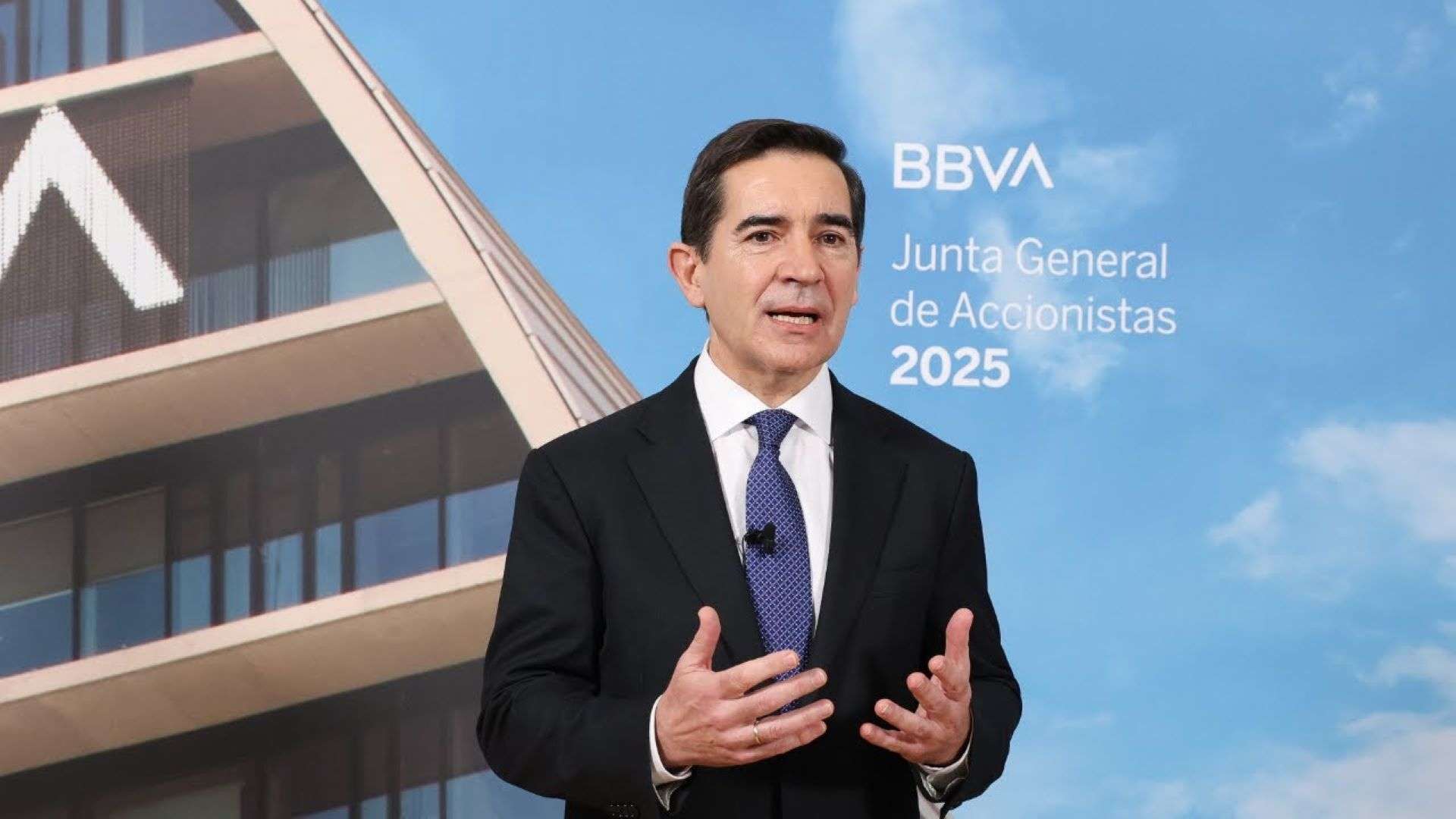 BBVA iniciará la opa al Sabadell a partir de septiembre
