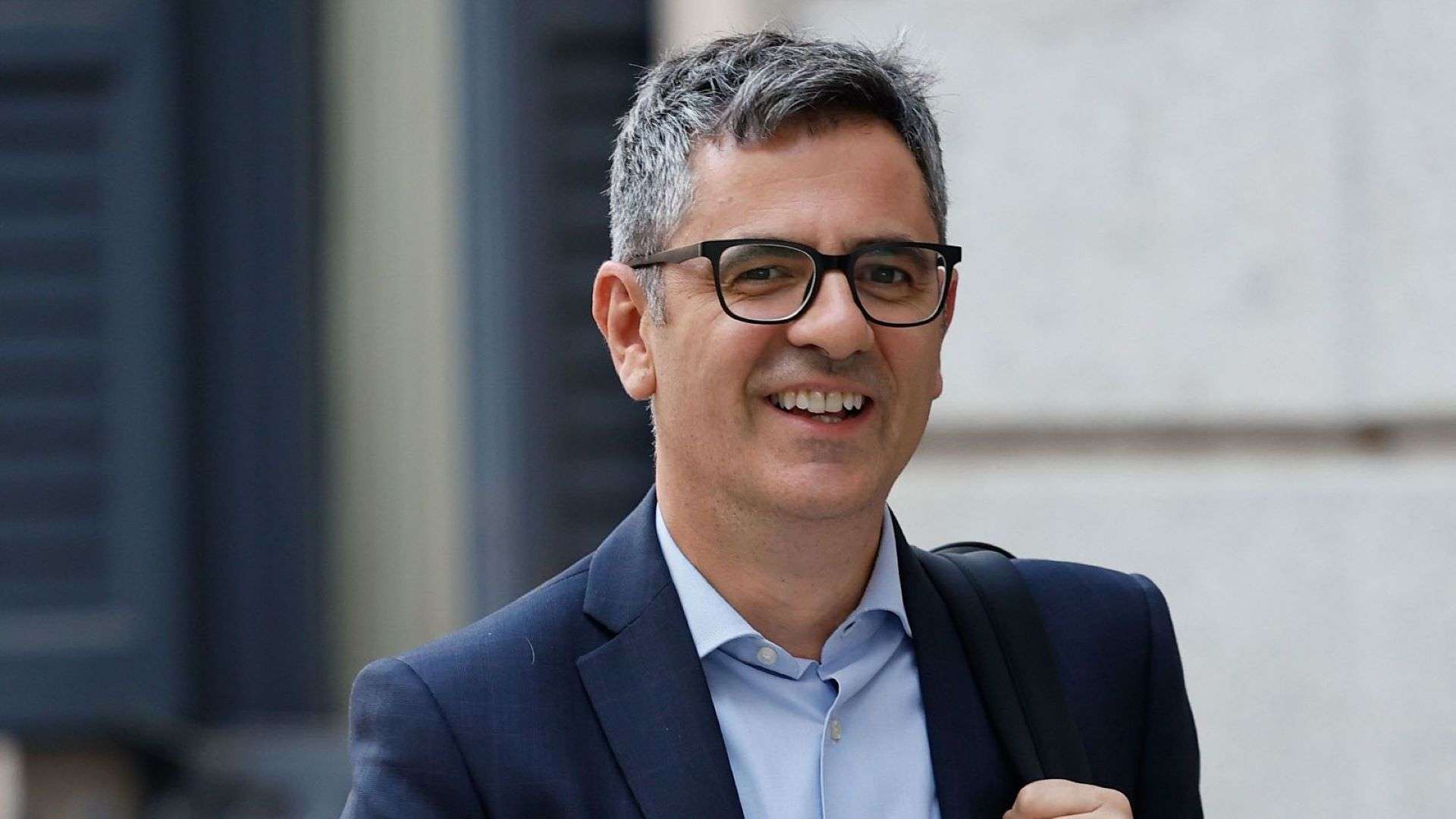 Bolaños negocia más cesiones a Junts para aprobar su ley contra los jueces