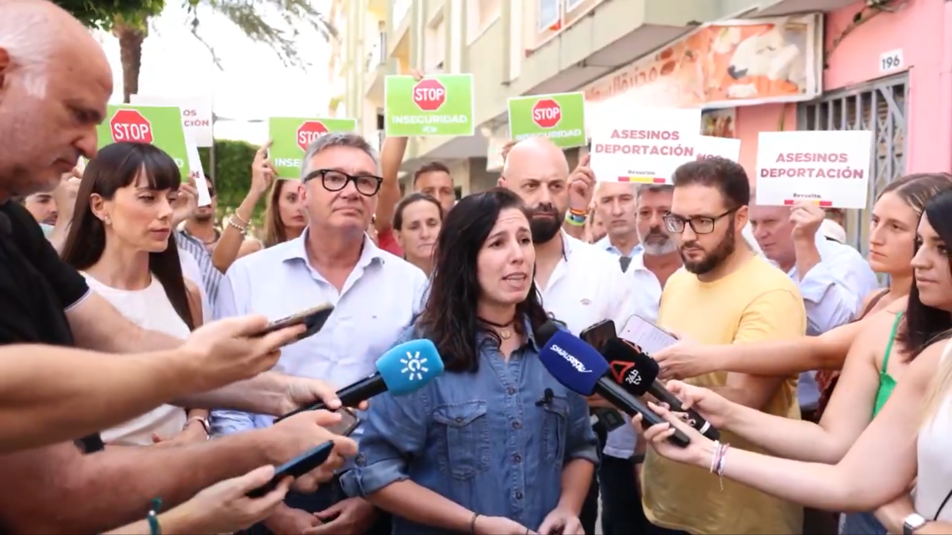 Rocío de Meer insiste: «O con el bipartidismo de las fronteras abiertas o controlar las fronteras y deportaciones masivas»