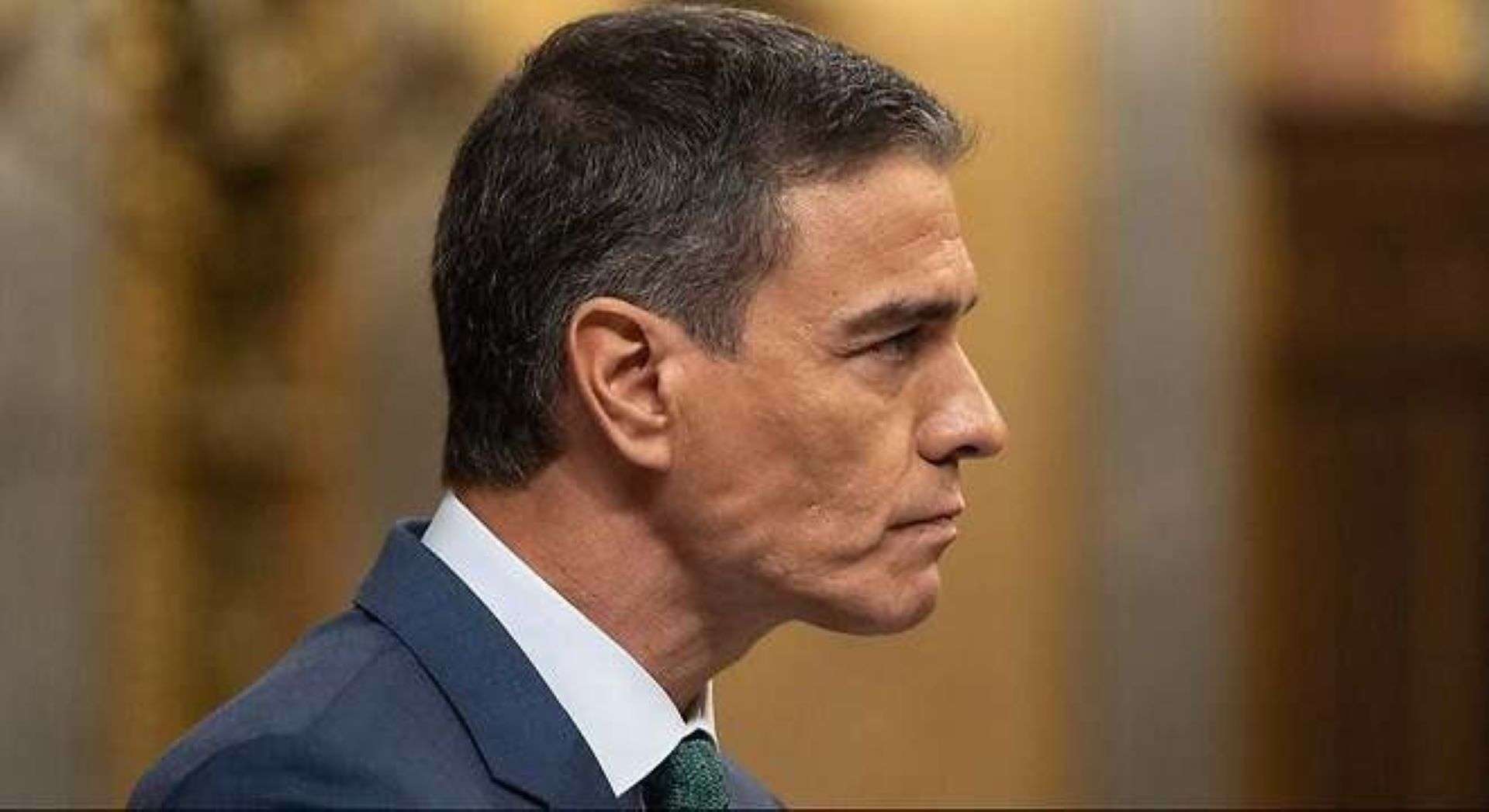 Radicales de izquierda y de la ceja ZP atacan a los jueces para idolatrar a Sánchez