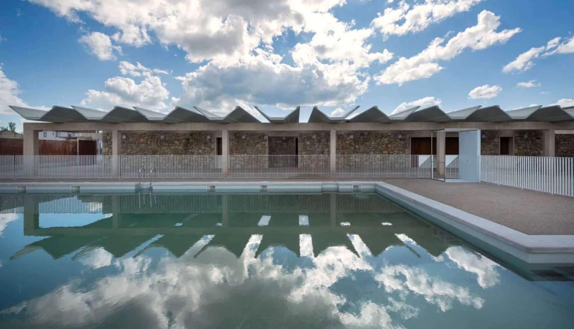 La piscina de Castromonte/Diseño Interior