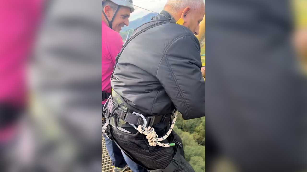 abuelo-haciendo-puenting abuelo haciendo puenting