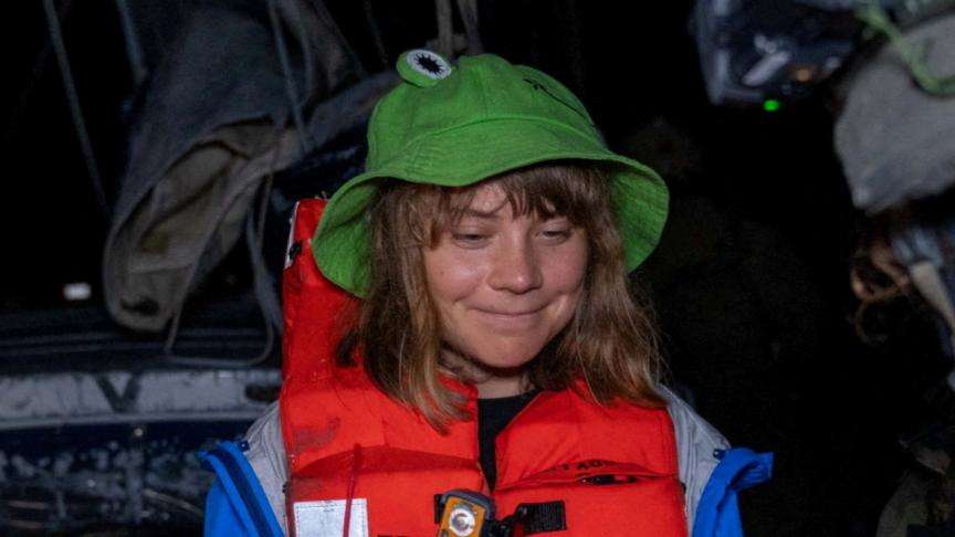 Greta Thunberg abandona la dirección de la flotilla a Gaza: el naufragio de una activista que ya no convence ni a los suyos