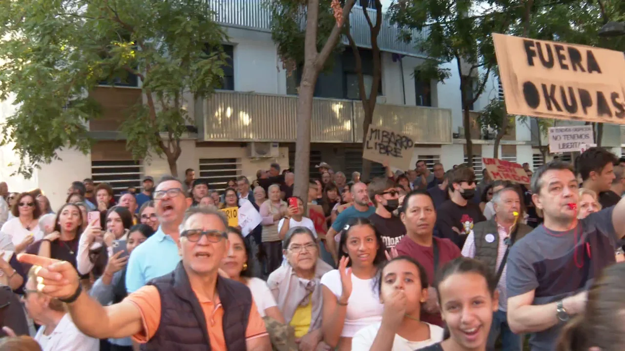 Vecinos claman contra la okupación/Antena 3