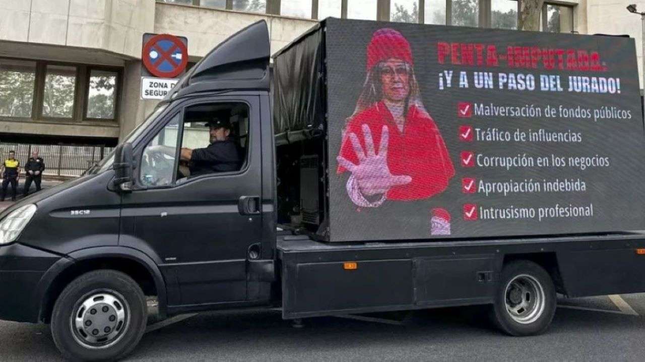 Furgoneta de Hazte Oír/Efe