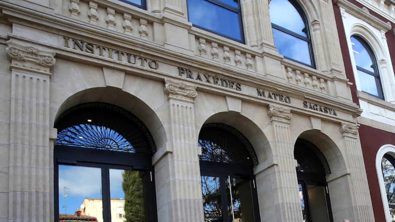 Entrada del Instituto Sagasta de Logroño Entrada del Instituto Sagasta de Logroño