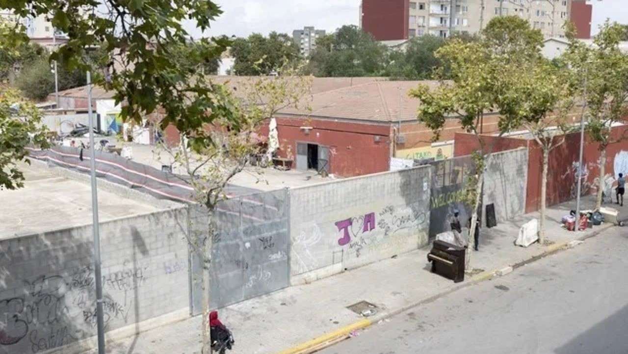 Brote de tuberculosis en un instituto de Badalona okupado por ilegales africanos