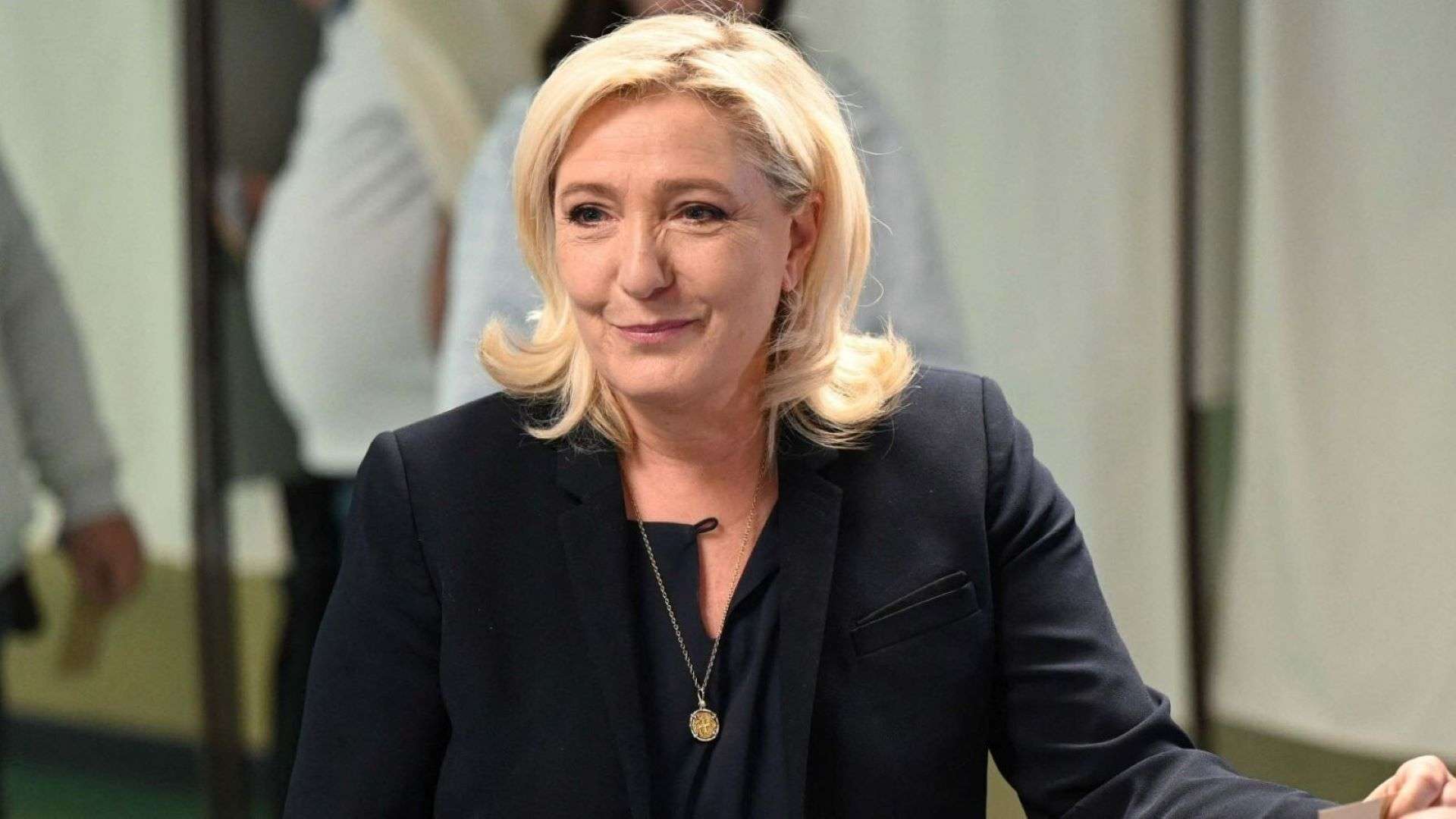 La Agrupación Nacional de Le Pen y Bardella sigue al alza y obtendría el 33% de los votos según un sondeo