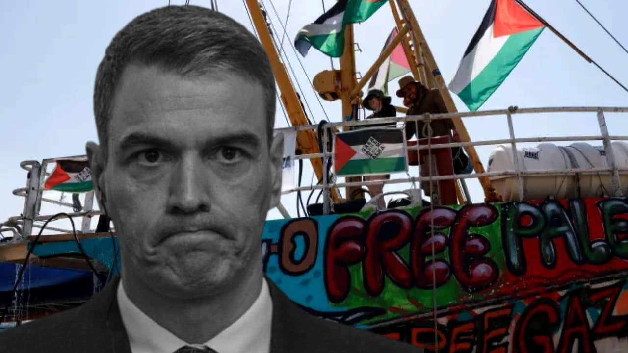 Montaje con Sánchez tenso y barco de la flotilla propalestina