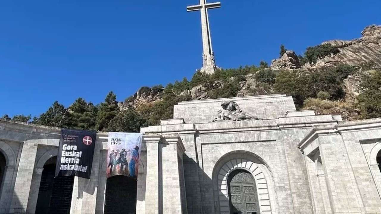 Pancartas de Sortu en el Valle de los Caídos/Efe