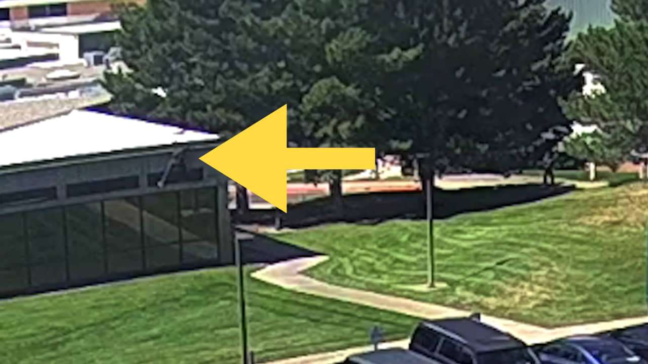 El FBI divulga un nuevo vídeo del asesino prófugo de Charlie Kirk