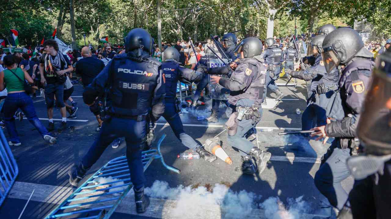 Marlaska trata de acallar a los antidisturbios de Madrid con una paguita extra de 50 euros