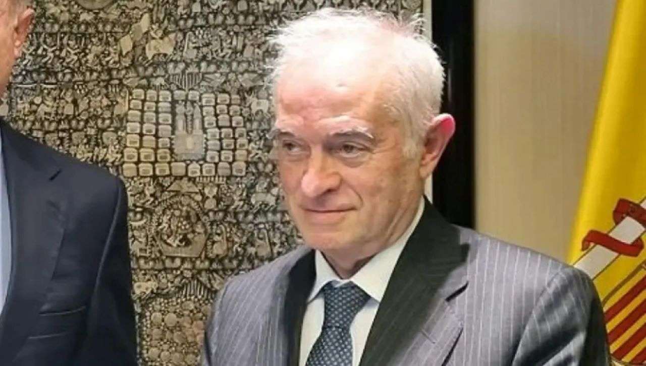 El PSOE recrudece sus críticas hacia Peinado con insultos y descalificaciones