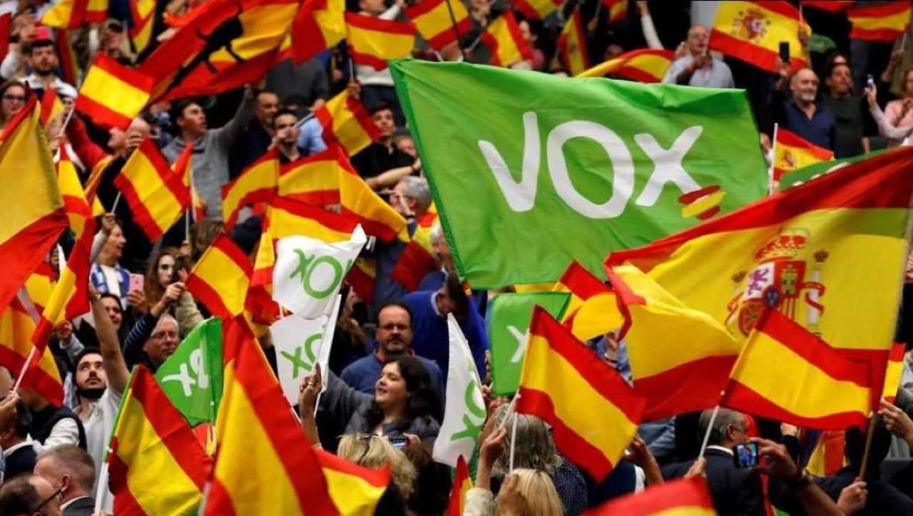 Los veinteañeros y jóvenes en general dejan al PSOE y se ‘apuntan’ a VOX