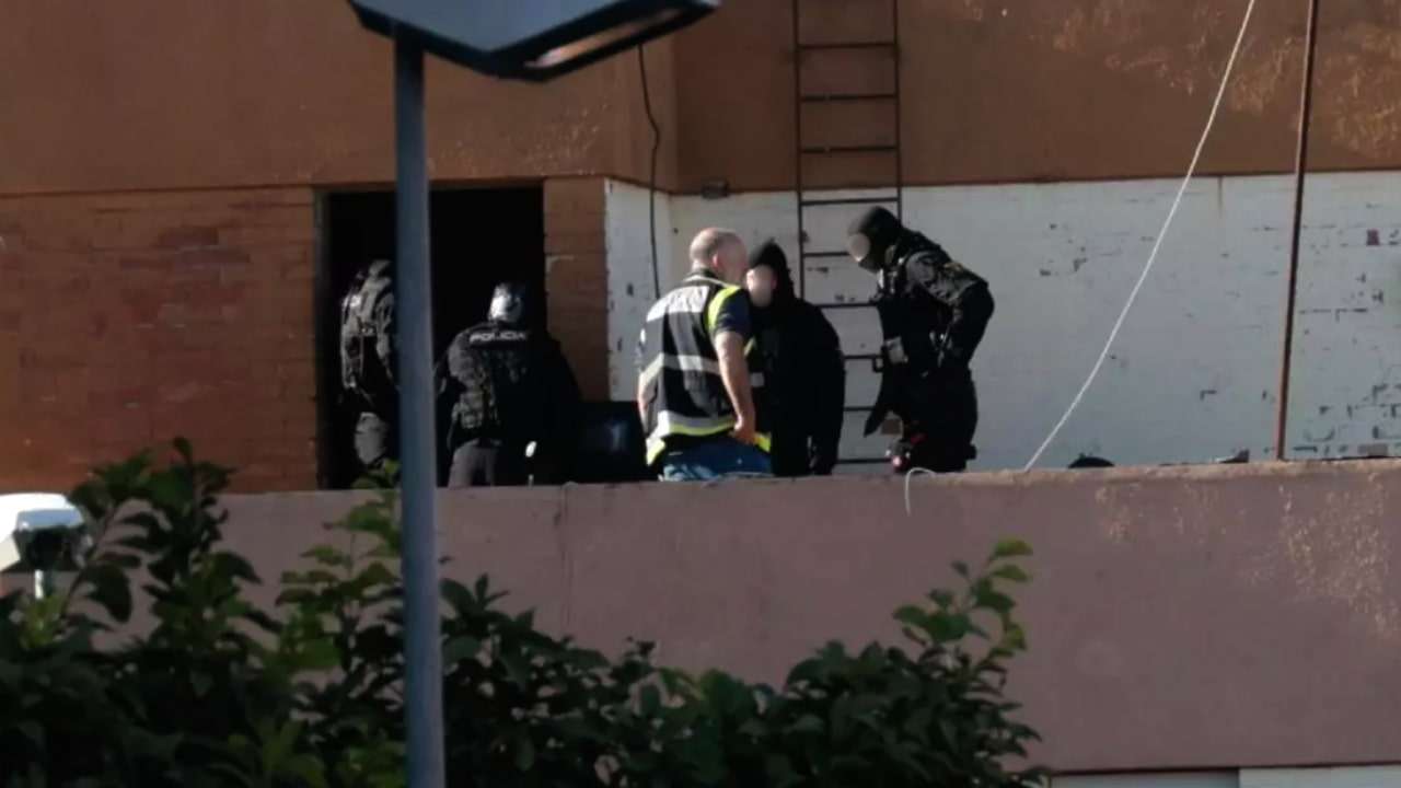 GOES de la Policía Nacional en Brenes, Sevilla